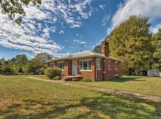 637 Sloans Mill Rd, Olin, NC 28660