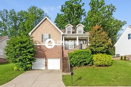 1740 Woodland Pointe Dr Photo 1