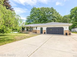 3750 Parker Rd, Fort Gratiot, MI 48059