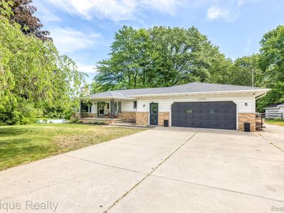 3750 Parker Rd, Fort Gratiot, MI, 48059