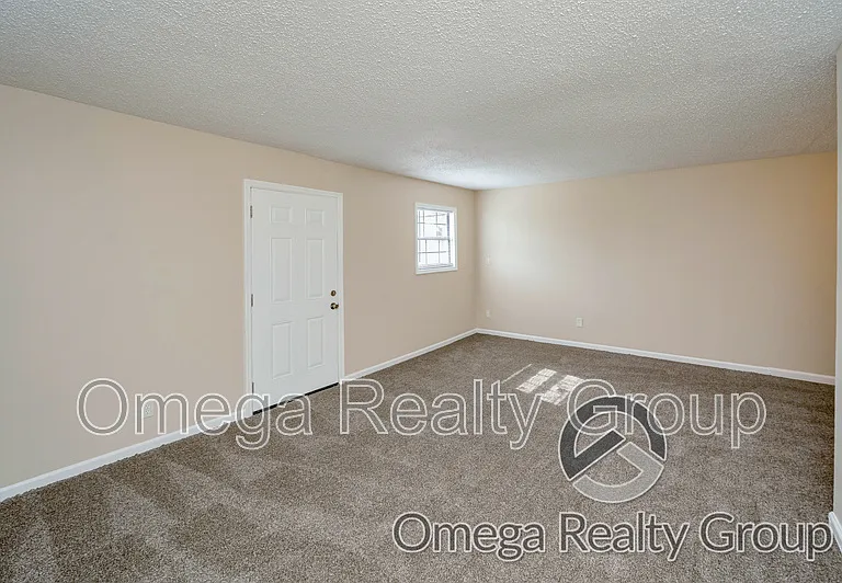 Camelot Apartments — Photo 46