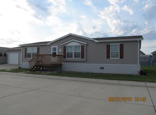 702 Coneflower Dr, Minot, ND 58701