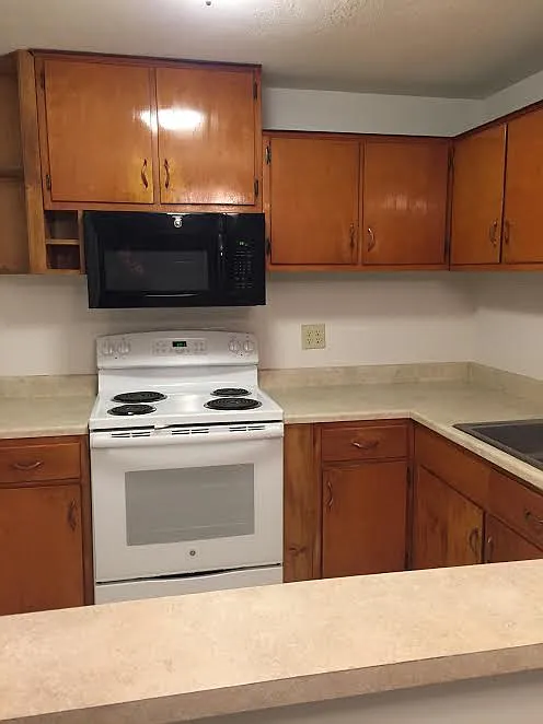 2 bed, 750 sqft, $2,195 — Photo 1