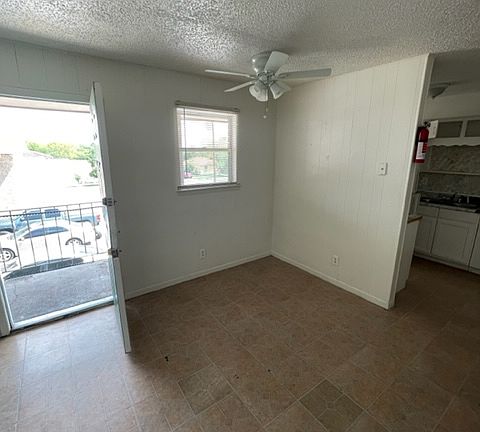 5th image of 1015 Parmer Ave #12