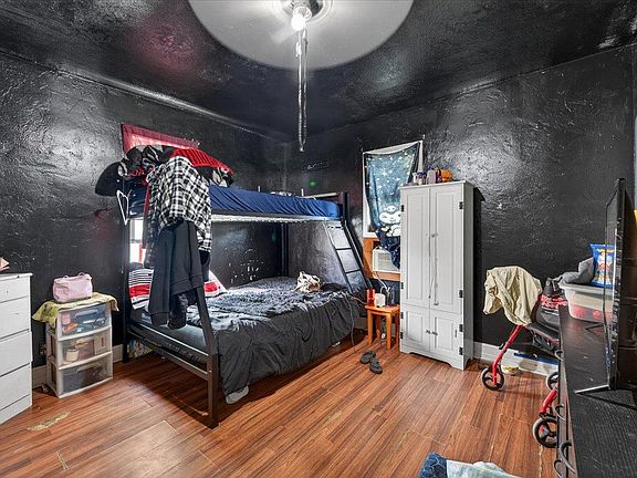 5th image of 1328 E Fedora Ave