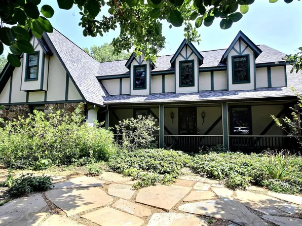 7951 Elm Leaf Dr, Germantown, TN 38138