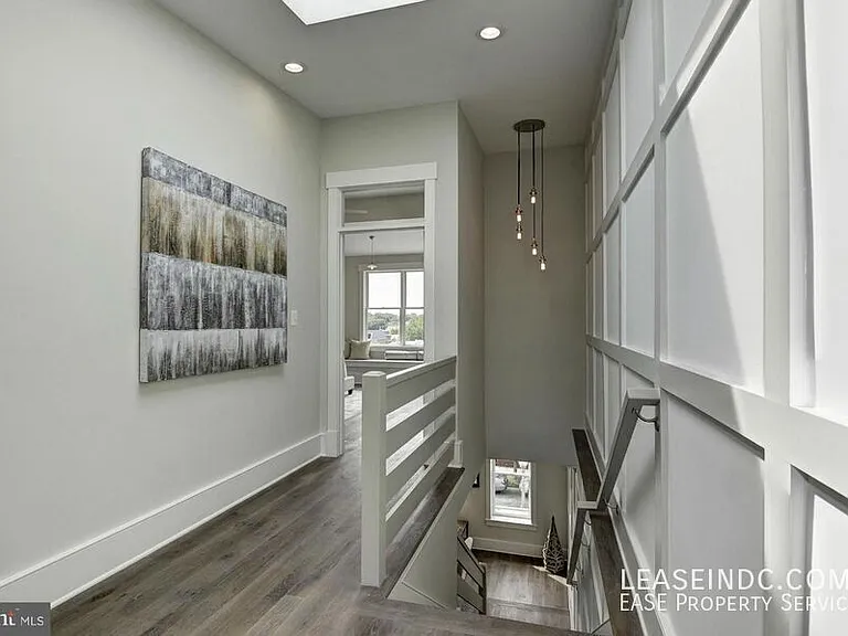 1232 I St NE #2 — Photo 16