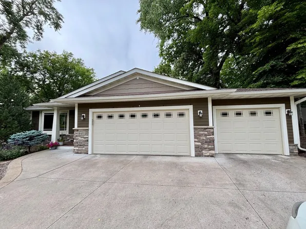 845 Palm Ct, Saint Paul, MN 55109