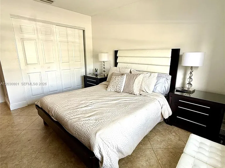 248 W Riverbend Dr — Photo 14