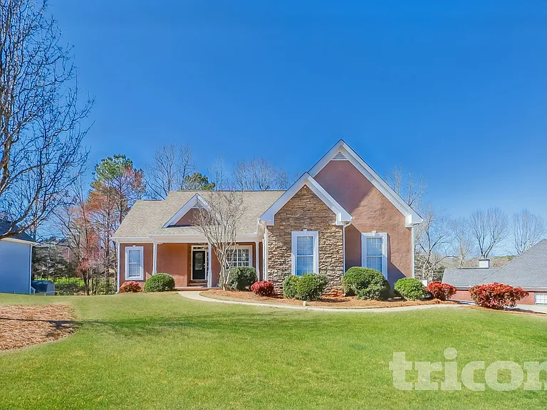 295 Wisteria Blvd — Photo 1