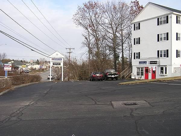 2nd image of 105 Portsmouth Ave APT 17