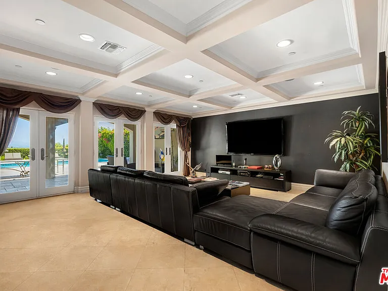 18047 Karen Dr — Photo 14