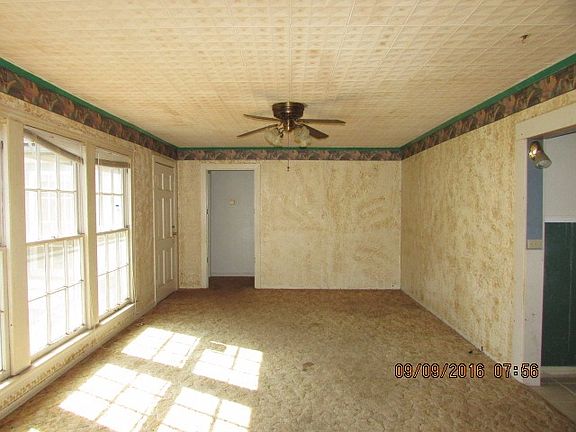 Additional Living Room