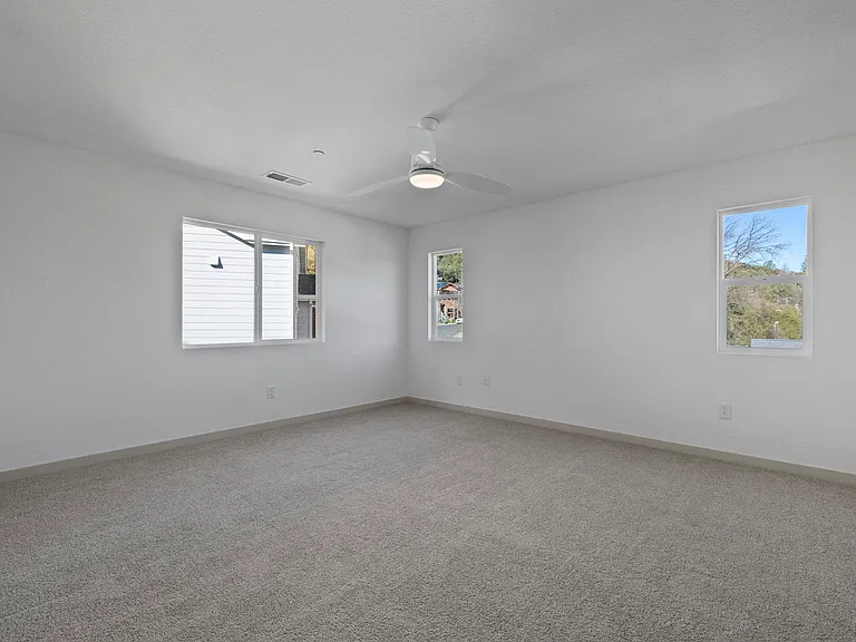 130 Cottage Ct — Photo 9