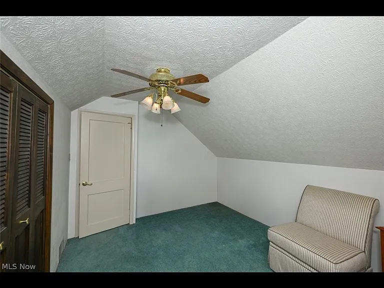 2839 Elmwood St — Photo 24