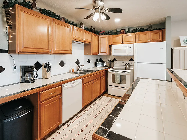 505 Straight Creek Dr — Photo 8