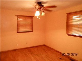 3rd image of 304 N Redwood Ln