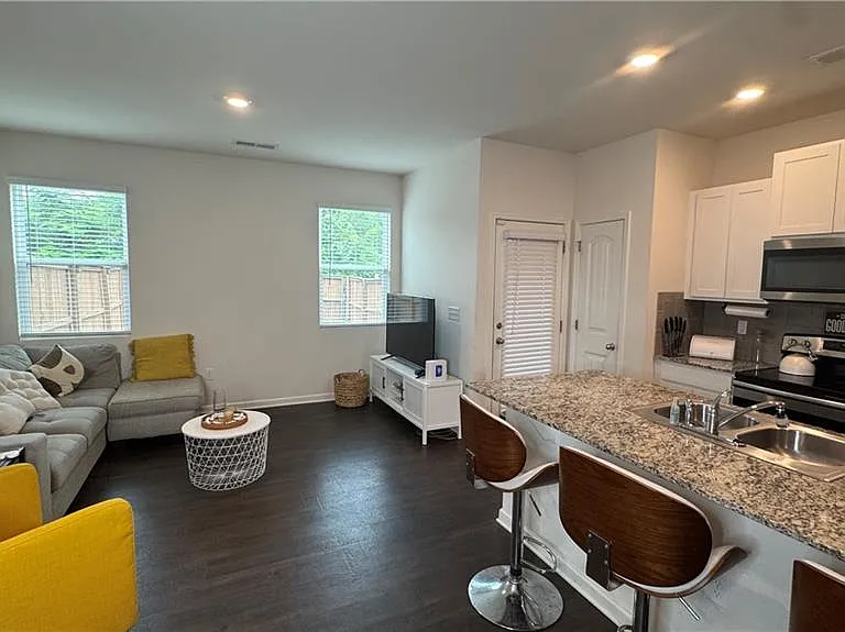 5717 Union Pointe Dr — Photo 4