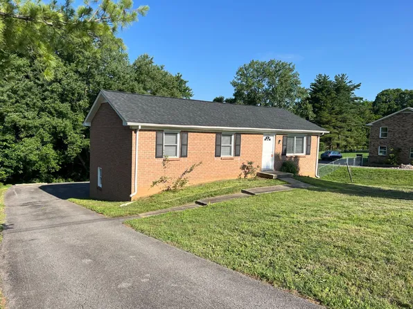 1318 Courtney Dr, Clarksville, TN 37042