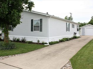 953 Daleann Ave, Dekalb, IL 60115