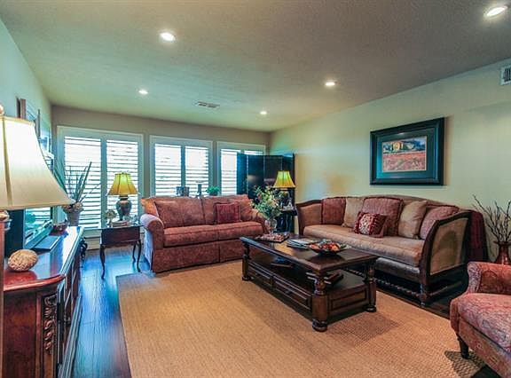 3rd image of 6365 Diamond Head Cir APT C