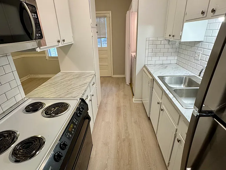 921 Nottingham Dr #13 — Photo 21