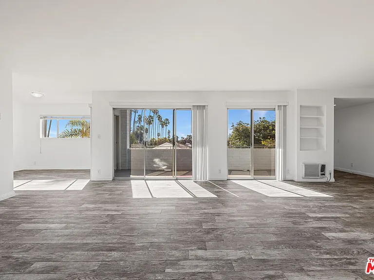 7560 Hollywood Blvd #109 — Photo 1