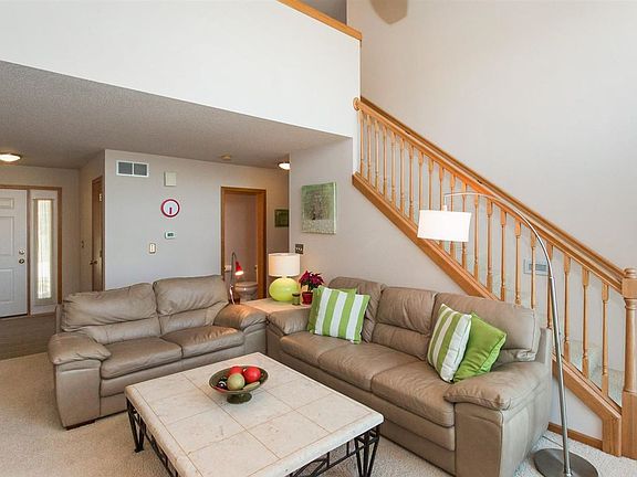 3rd image of 150 E Tartan Dr