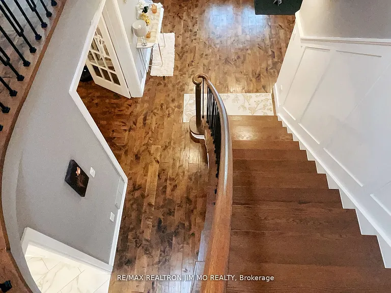 60 Silverbirch Pl — Photo 14