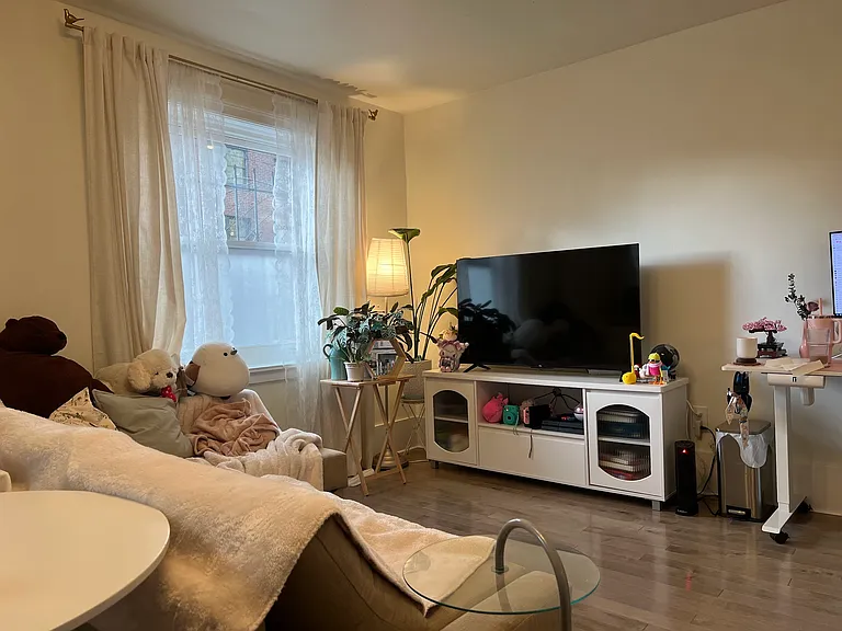 606 E Thomas St #R — Photo 1