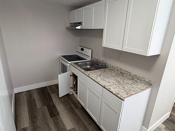 5th image of 806 Lorain Ave