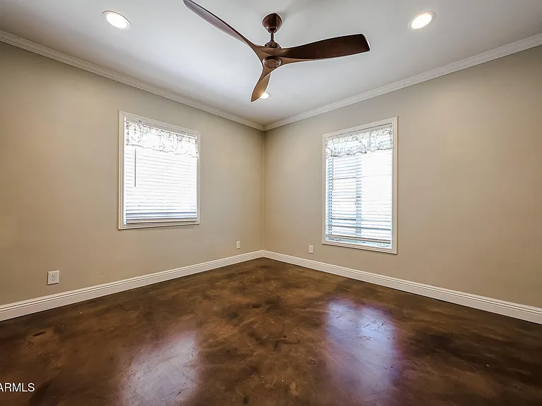1317 W Holly St — Photo 27