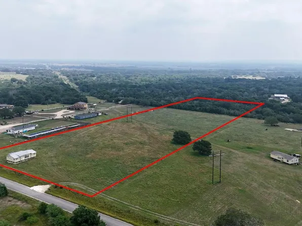 6015 Seawillow Rd, Lockhart, TX 78644