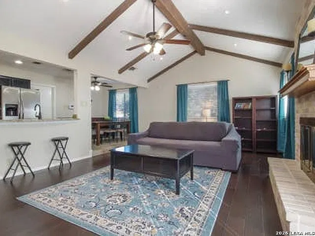 3 bed, 2.0 bath, 1356 sqft, $2,300 — Photo 2