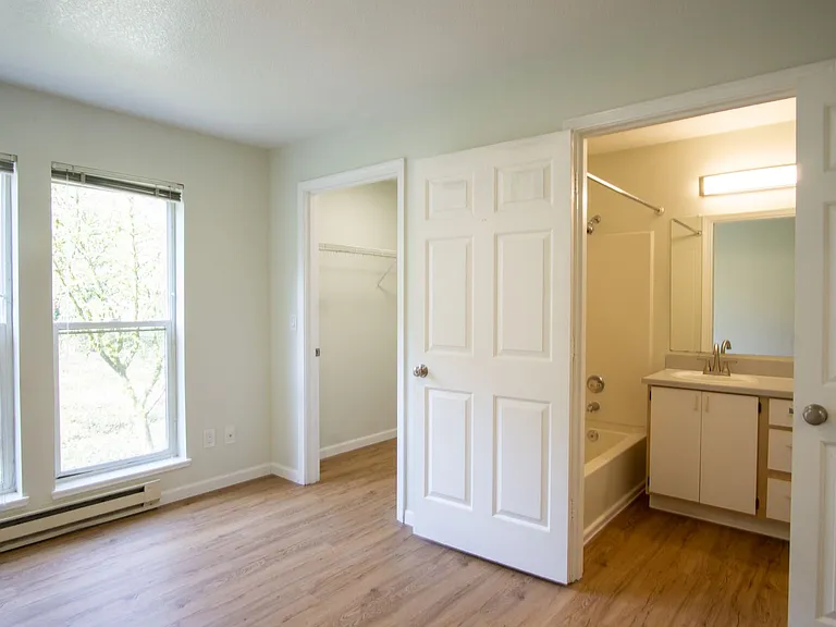 245 SW Hooker St #3 — Photo 13