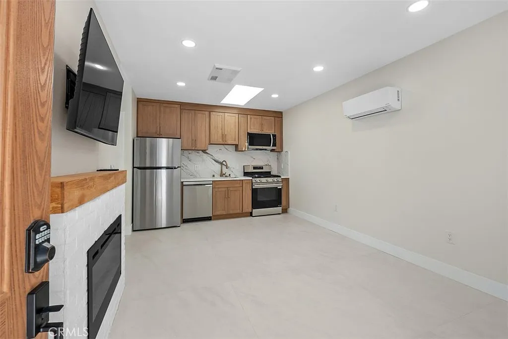 1 bed, 457 sqft, $3,000 — Photo 2