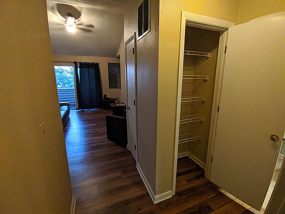 4th image of 1468 Bradley Dr