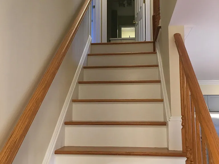 211 Hunyadi Ave — Photo 10