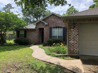 206 Ridgeview Dr, Carriere, MS 39426