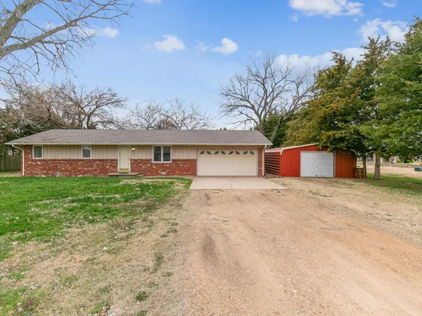 3315 Sycamore Rd, Hutchinson, KS 67502