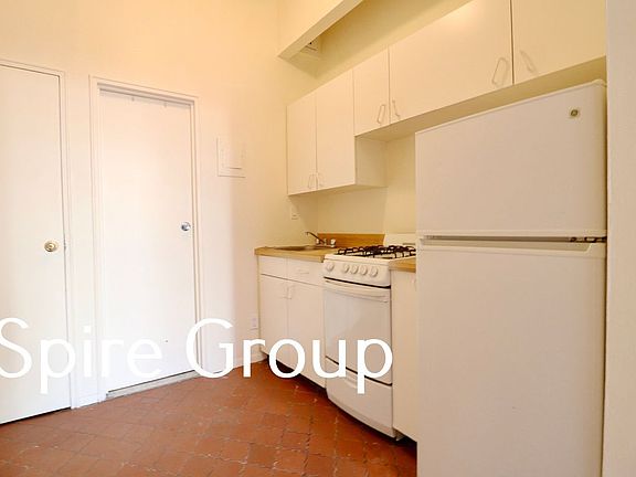 3rd image of 338 W 47th St APT 1A