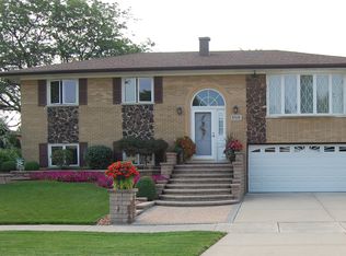 6516 Forestview Dr, Oak Forest, IL 60452