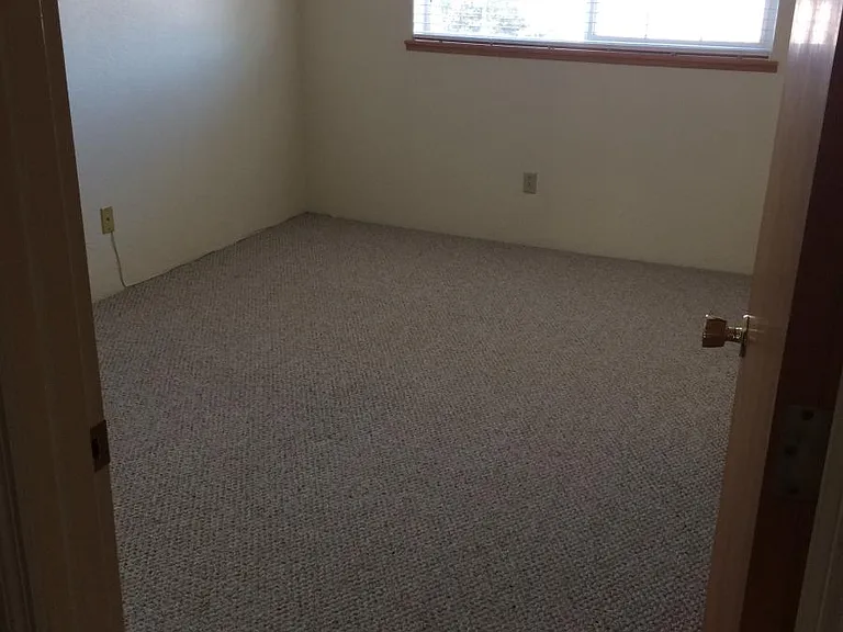 5536 Glenridge Way — Photo 6