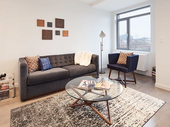 5th image of 3040 21st St APT 301