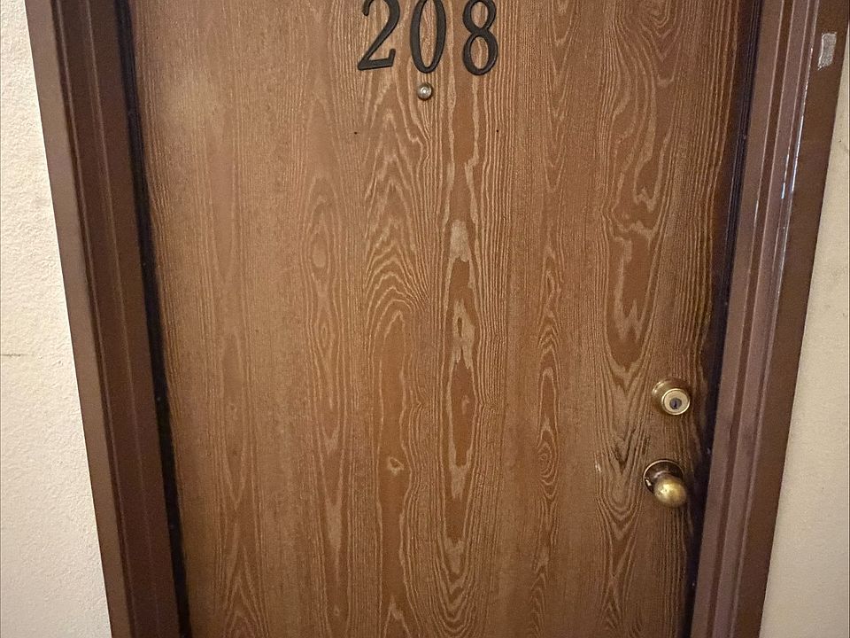 1st image of 4857 College Ave #208