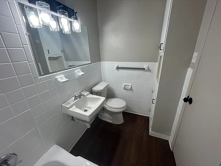 818 W Texas St — Photo 36