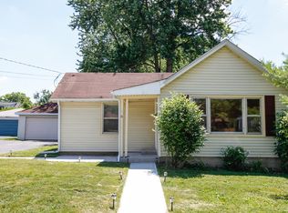 6 W Eureka Dr, Lemont, IL 60439