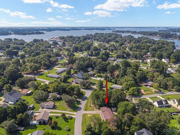 3rd image of 124 Driftwood Dr