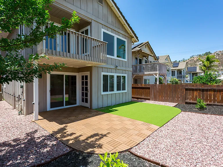 2725 Blackbush Ln — Photo 31
