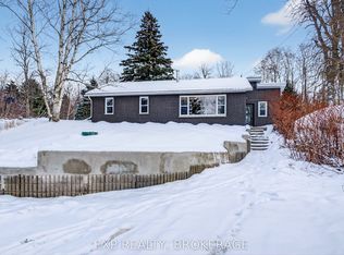 6402 Perth Rd, South Frontenac, ON K0H 2L0